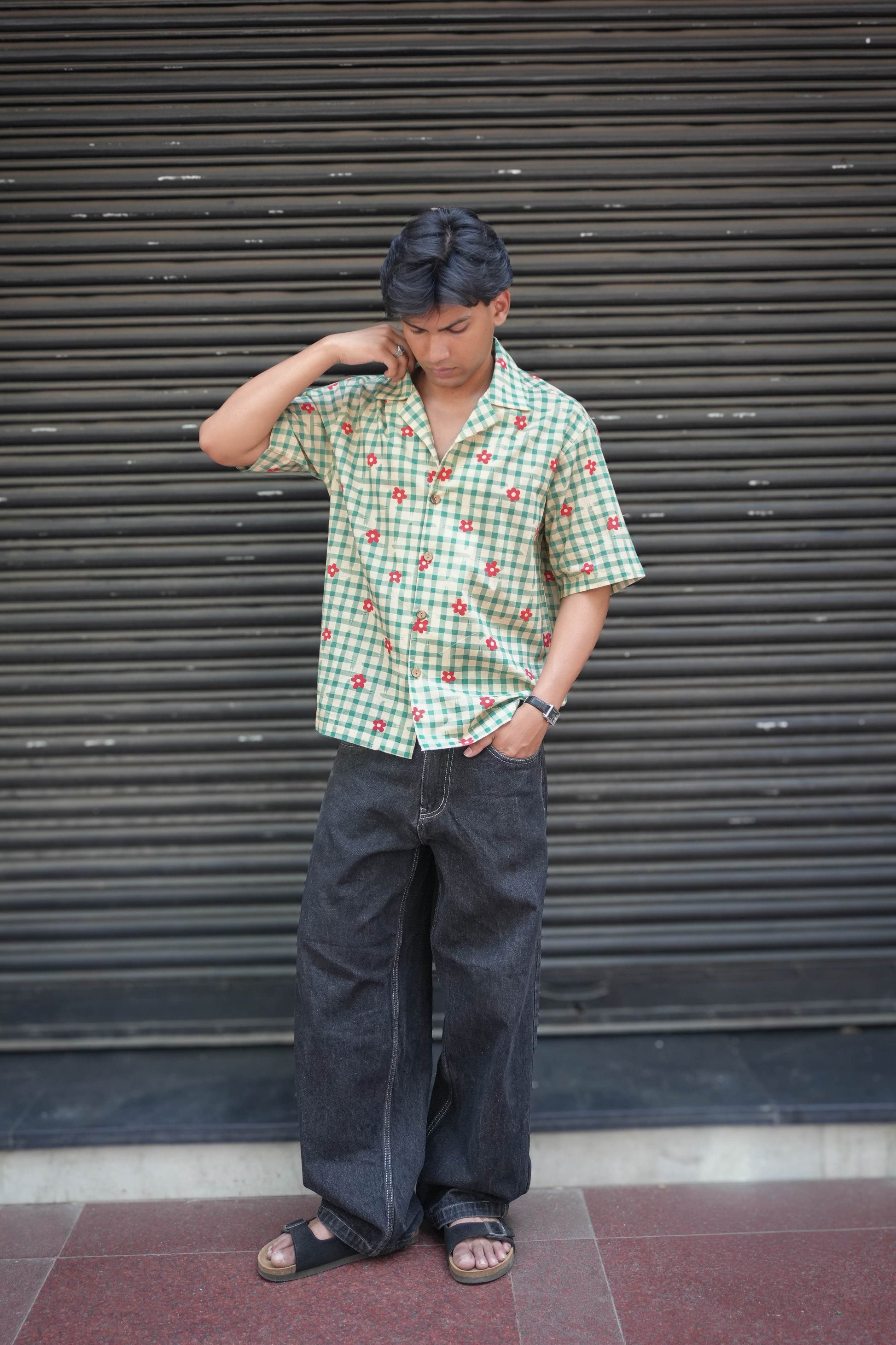 Green checks cotton shirt for men with printed floral motifs, relaxed front view