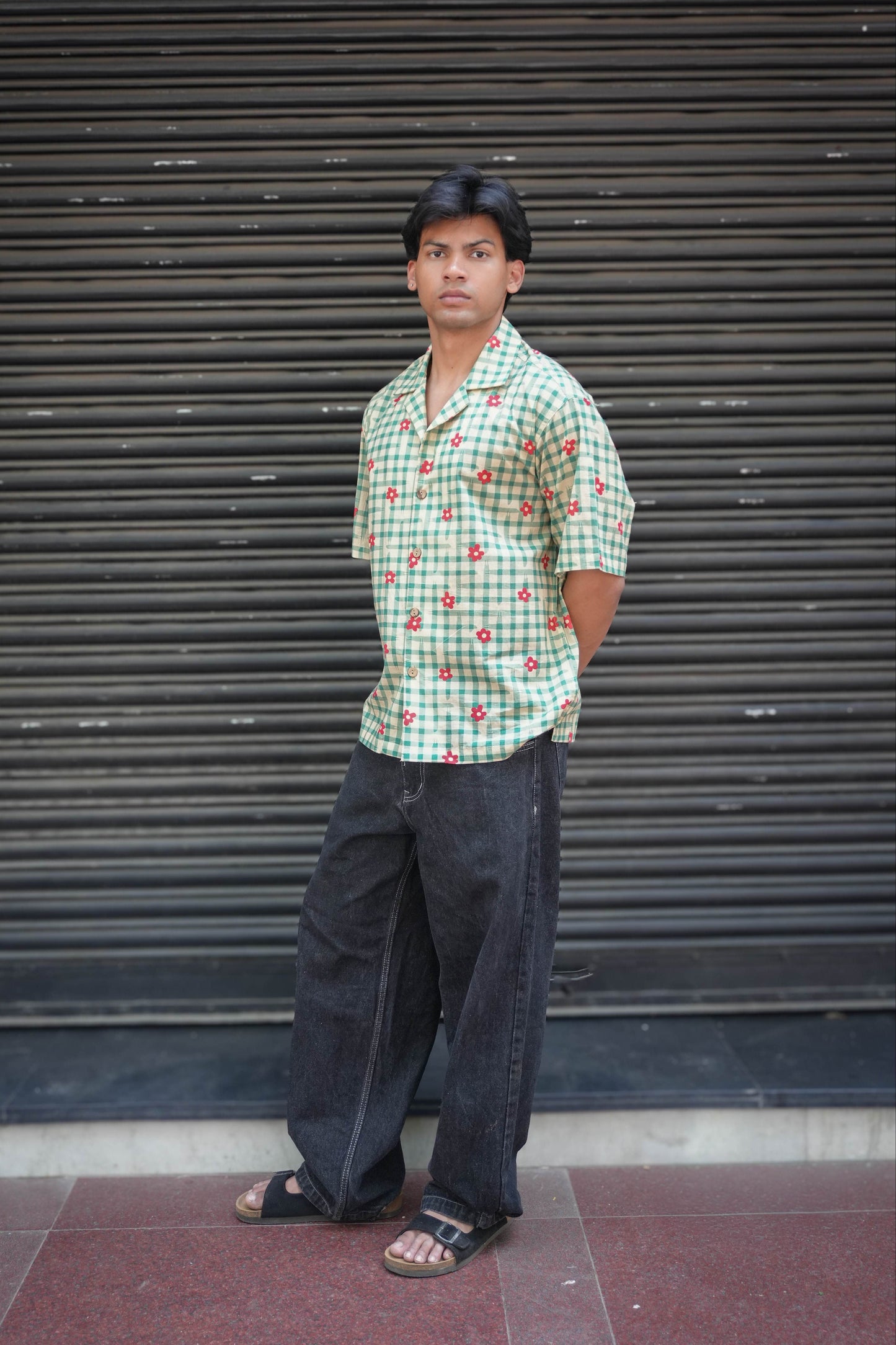 Green checks cotton shirt for men with printed floral motifs, three-quarter view