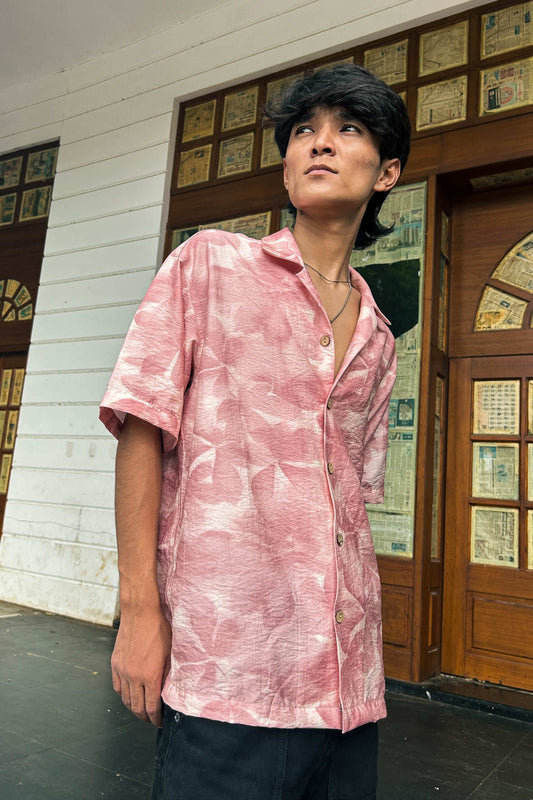 Blush pink viscose shirt for men, three-quarter view