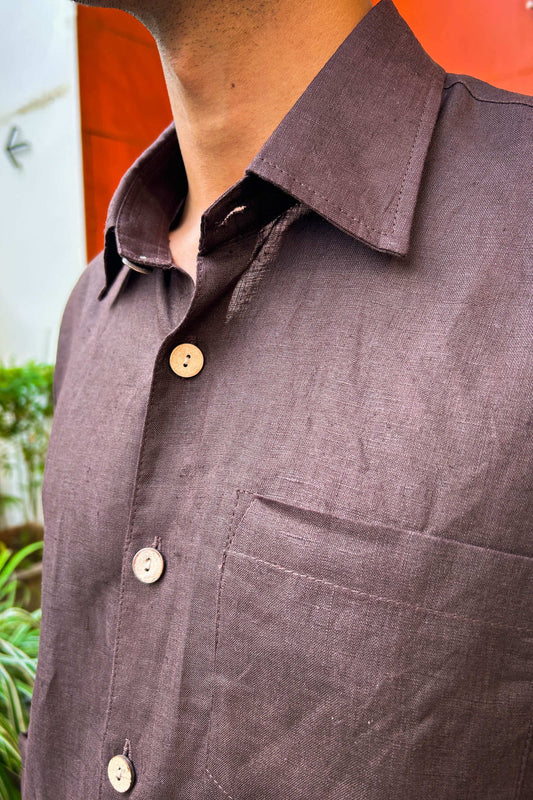 Close-up of the collar, placket and chest pocket, Mocha brown pure linen men's shirt