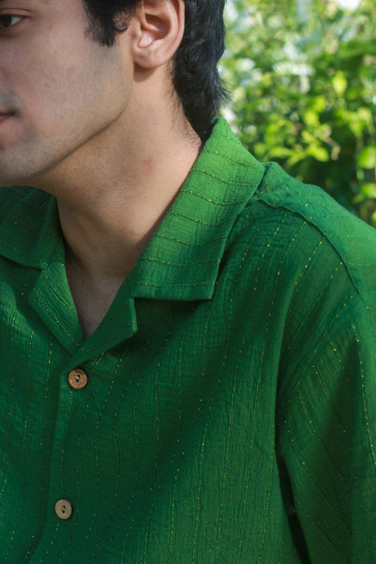 Close-up of the textured weave at the collar, Forest green cotton men's shirt